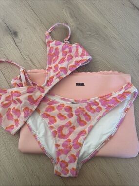 triangl swimwear Pink & Coral Printed Bikini Set
